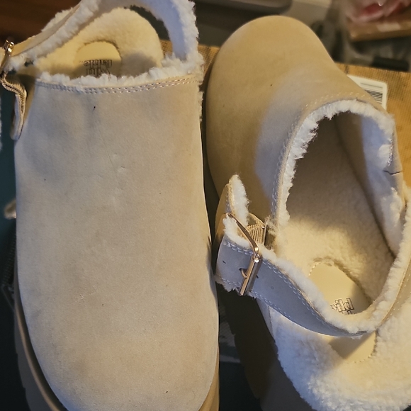 Women's Beige Slip-On Platform Shoes - Picture 2 of 2